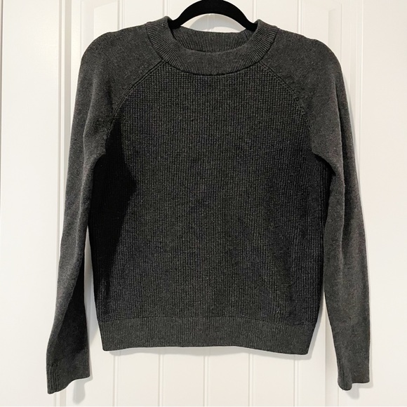 Denver Hayes Cozy Waffle Knit Fitted Crewneck Pullover Sweater Grey Size Medium - Picture 1 of 6